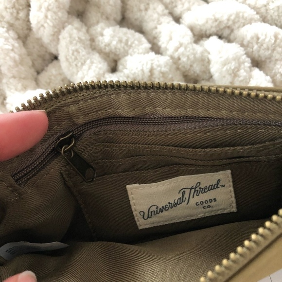 UNIVERSAL THREAD OLIVE GREEN WRISTLET NWT - Picture 5 of 5